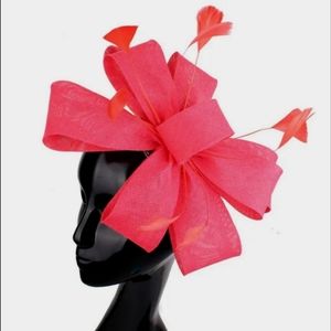 Stunning Big Bold Bow Fascinator Feathers NWT